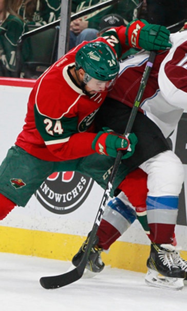 MacKinnon caps Avalanche comeback in 3-2 win over Wild